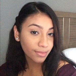 Meet your Posher, Evelin